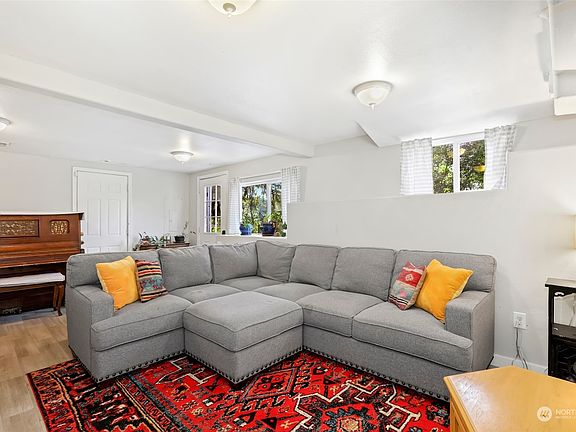 5th image of 4218 W M Street