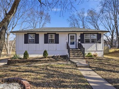 120 N 1st St, Blue Springs, MO, 64014
