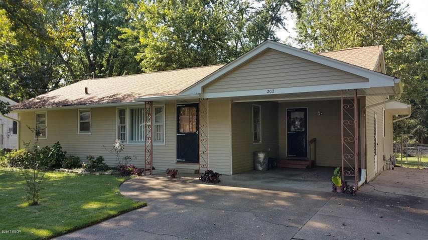 1st image of 202 S Travelstead Ln