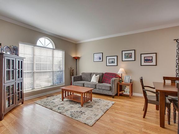 5th image of 365 Dandridge Dr