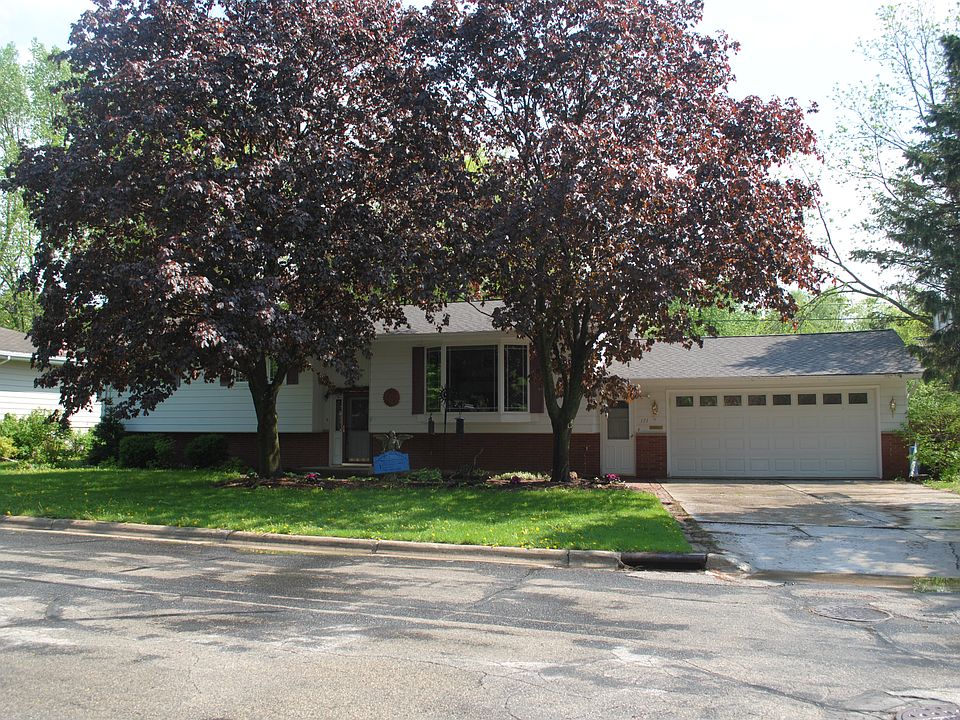 1st image of 171 Willowbrook Dr
