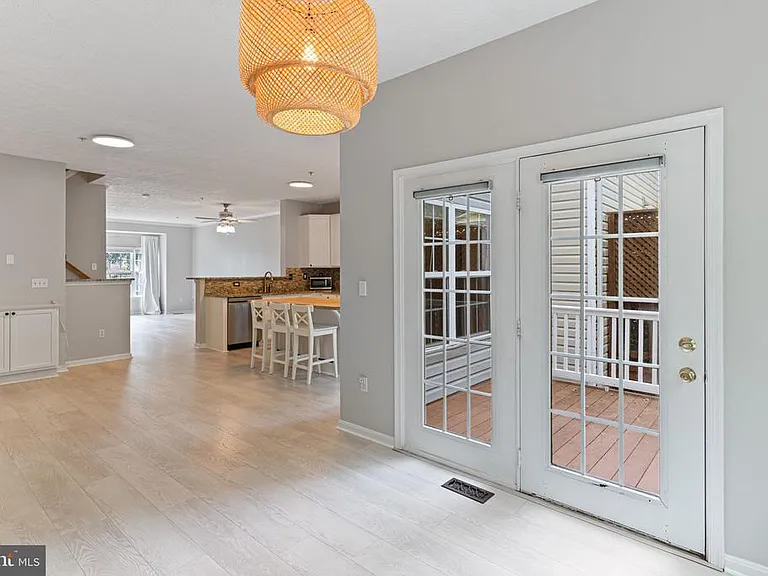 8212 Silverton Ct — Photo 15