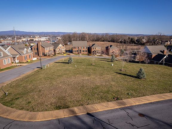 3rd image of 2367 Alston Cir