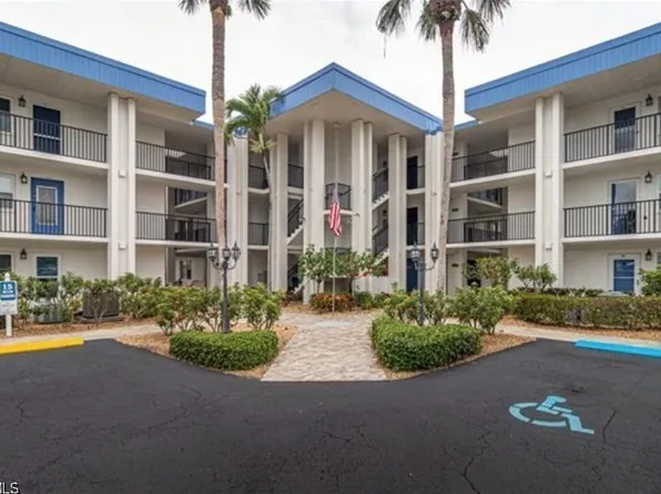 1828 Pine Valley Dr APT 201, Fort Myers, FL 33907