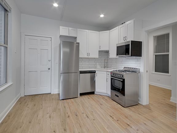 4th image of 2029 N Damen Ave #2FR
