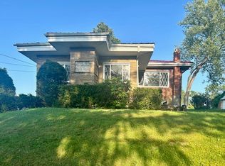 82 Crossridge Rd, Charleroi, PA 15022