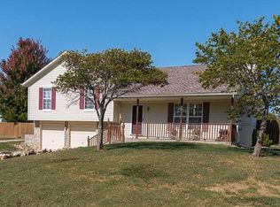 15416 Lynn Rd, Leavenworth, KS 66048
