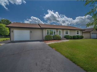 9536 Arapaho Cir, Loves Park, IL 61111