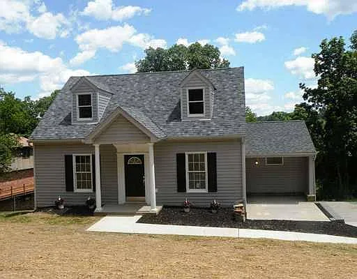 210 Old Oak Rd photo 1