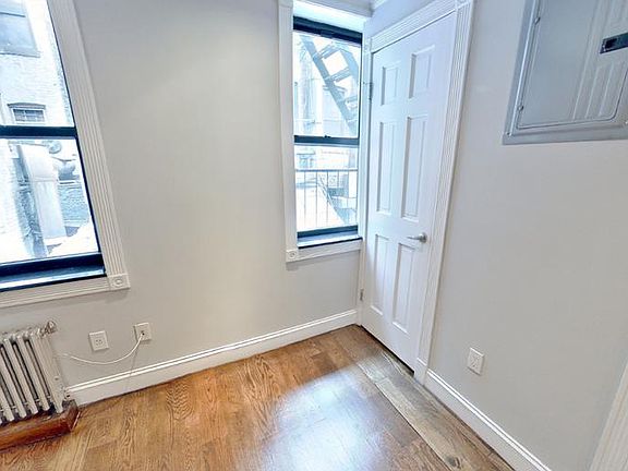 2nd image of 115 Mulberry St APT 3r