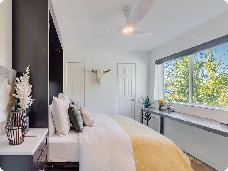 1202 Don Gaspar Ave — Photo 12