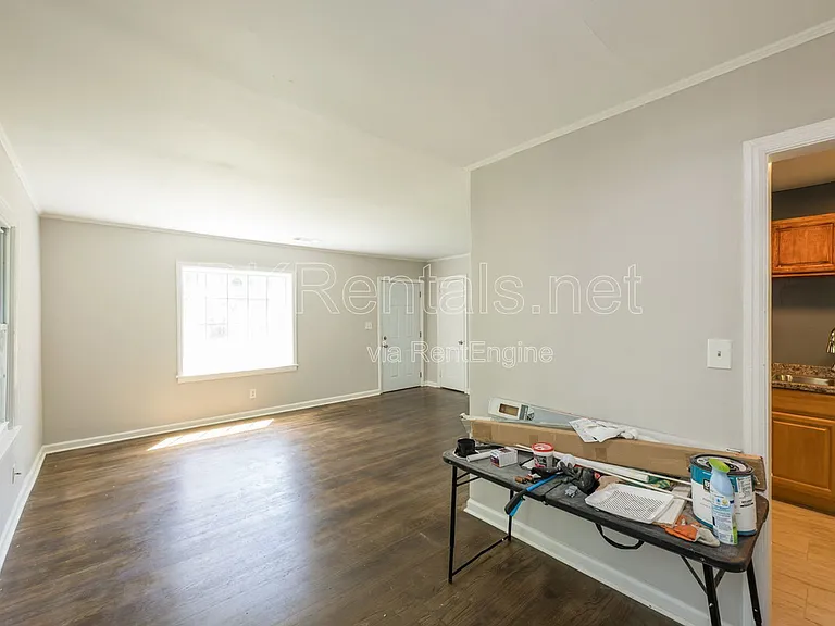 1295 Westmont Rd SW — Photo 6
