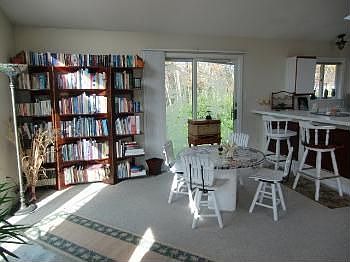 4th image of 43 Peggy Cir