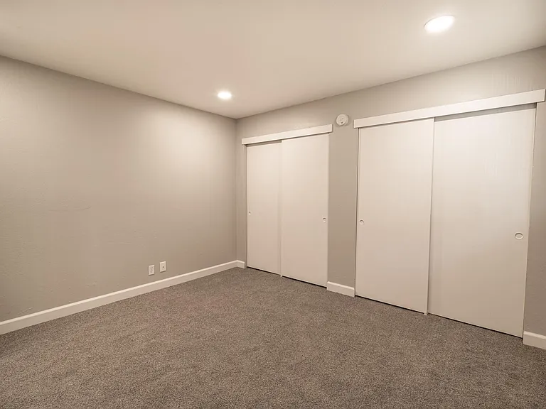 2712 E Street — Photo 11