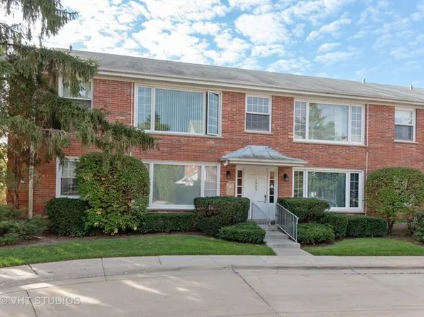 1505 Plymouth Pl APT 1E, Glenview, IL 60025