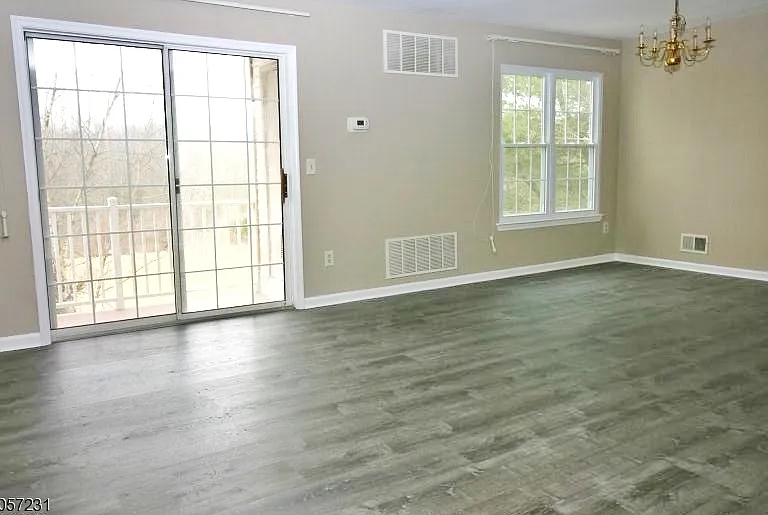 249 Potomac Dr — Photo 6