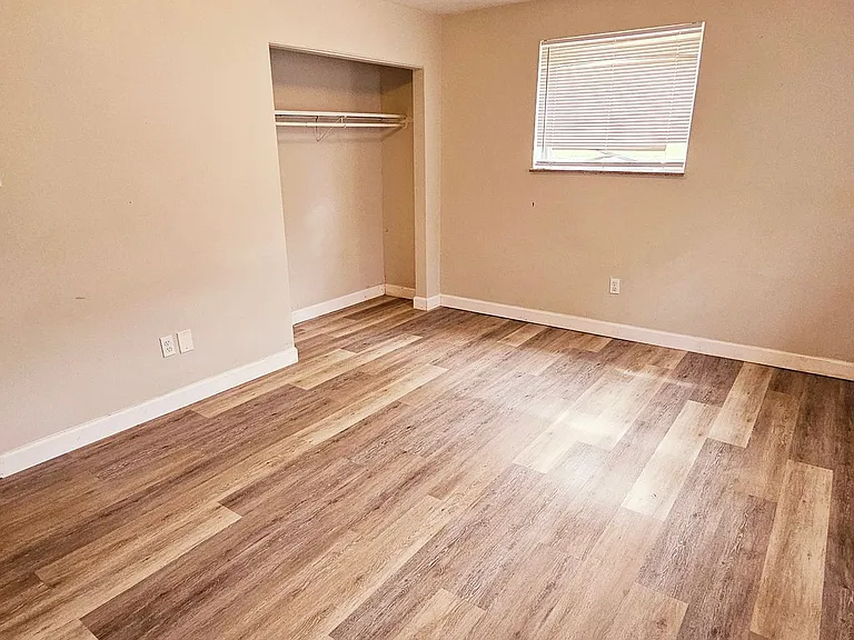136 Sunnyslope Dr — Photo 5