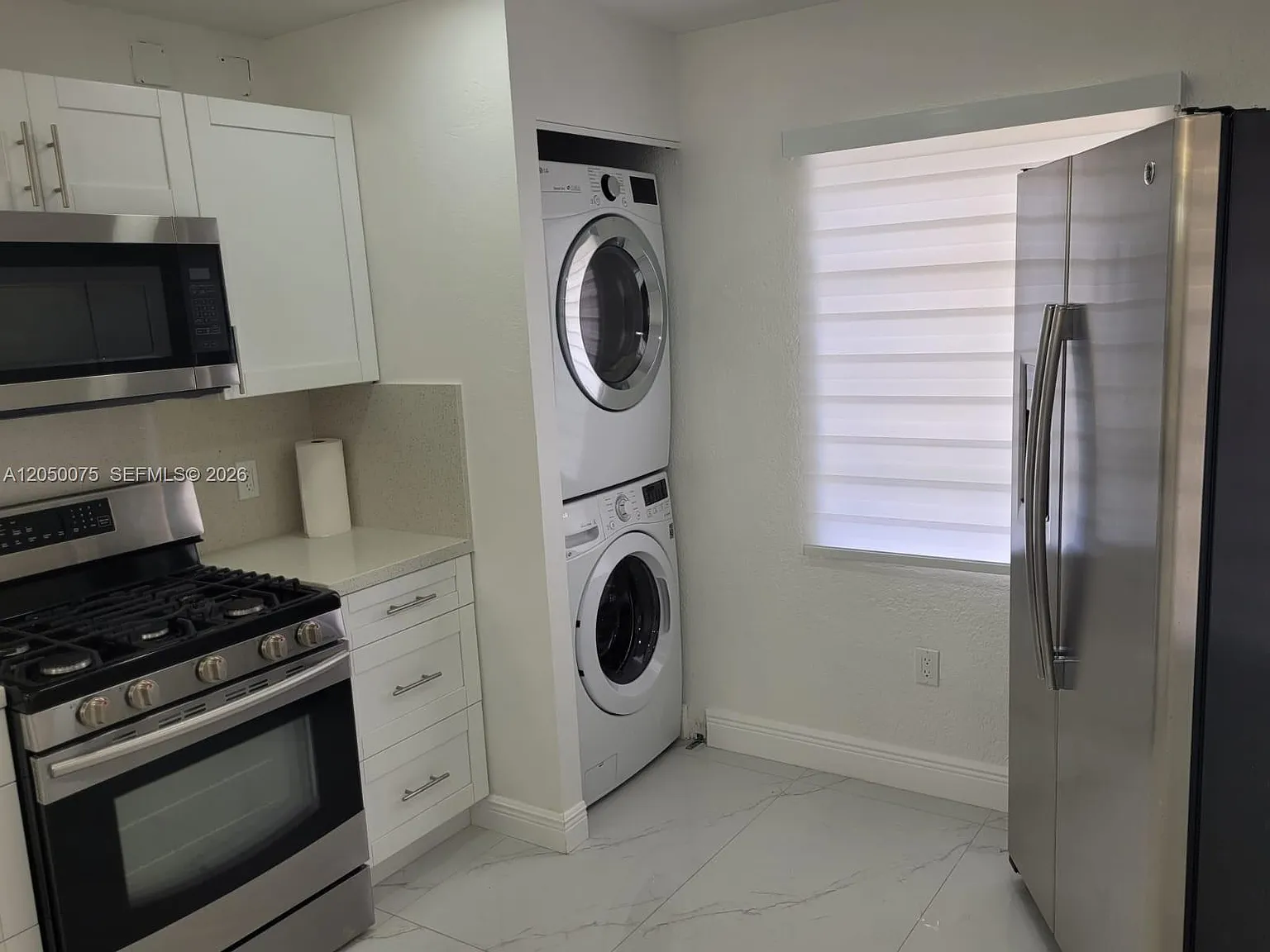 2 bed, 862 sqft, $2,500 — Photo 3