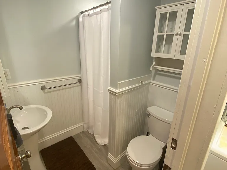 520 King George Ave SW — Photo 37