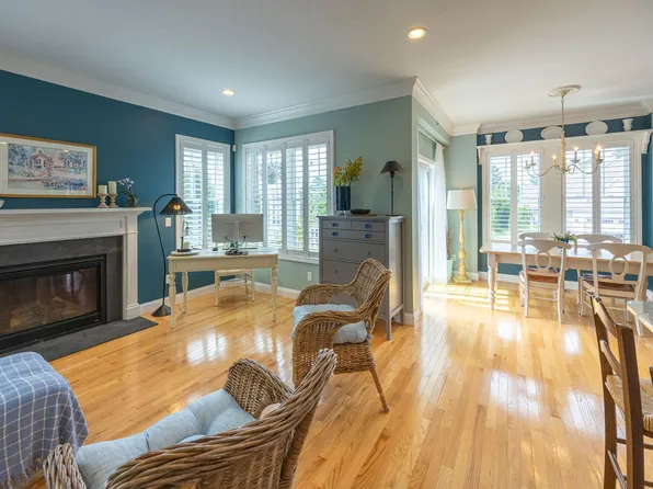 43 Sunflower Way, Plymouth, MA 02360