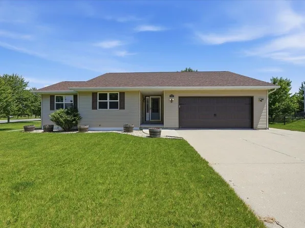 592 Abey Dr, Evansville, WI 53536