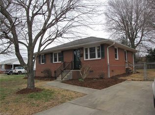 602 N 5th St, Mebane, NC 27302