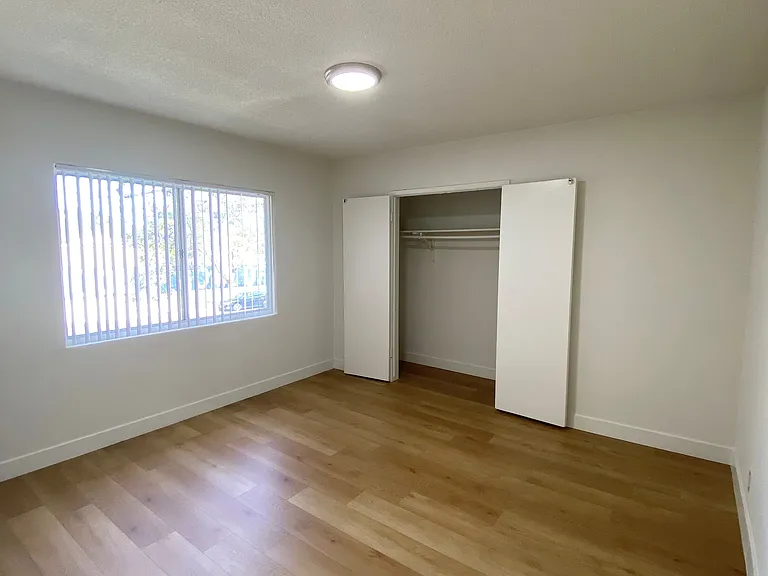 4423 Santa Rosalia Dr. — Photo 20