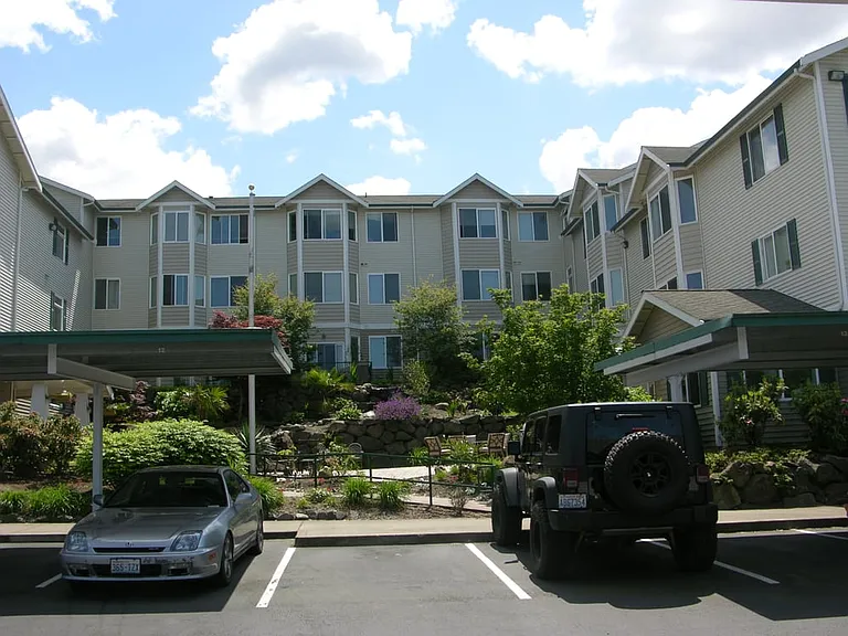 Oasis Apartments — Photo 10
