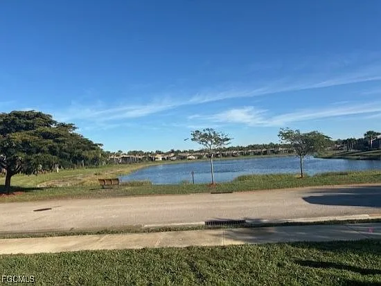 10700 Cetrella Dr — Photo 22