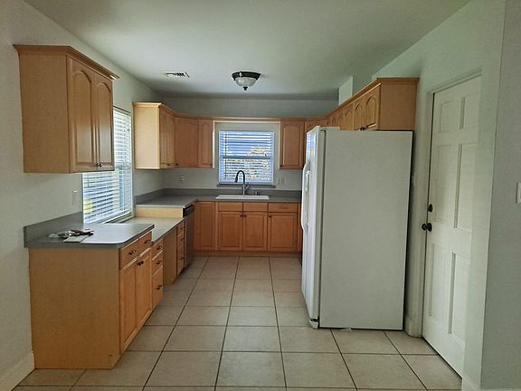 3rd image of 229 NW Madison Cir N