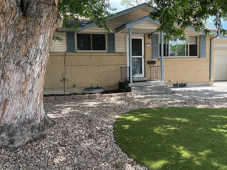 1658 S Zephyr Ct — Photo 1
