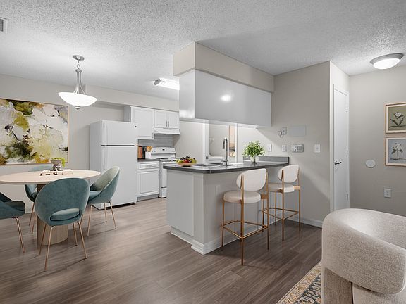 5th image of 3605 Landings Way Dr #1