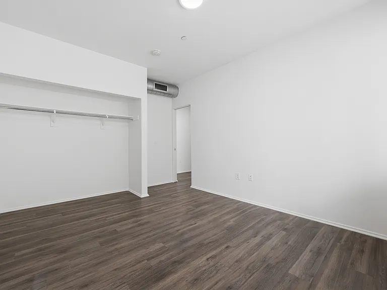 1737 Chalmers St #106E — Photo 18