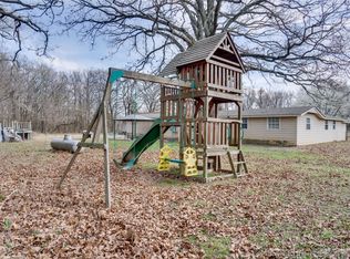 19526 Highway 82 St #B, Tahlequah, OK 74464