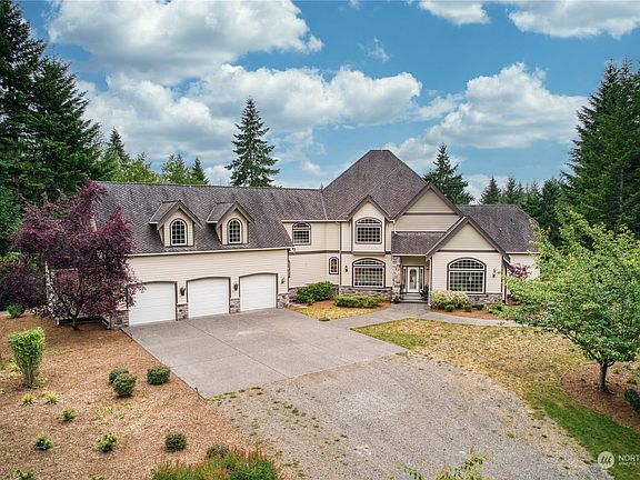 3rd image of 13525 180th Avenue NW