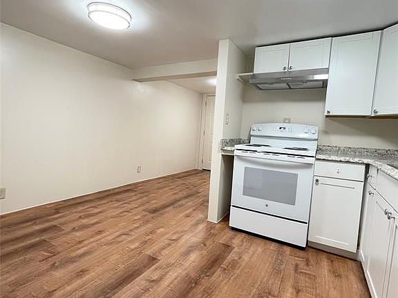 5th image of 4201 Darby St #3B