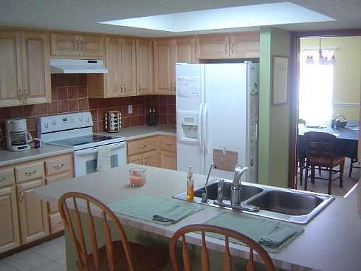 3rd image of 13722 NORLAND DR