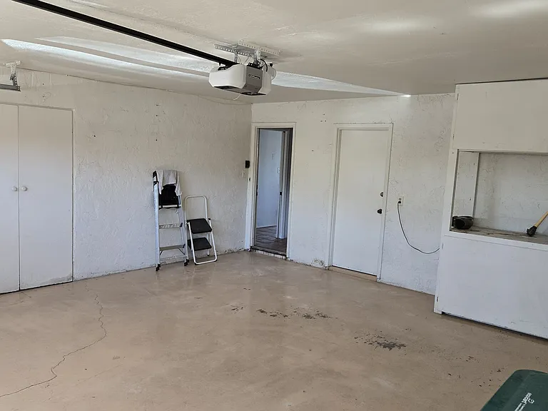 156 Laguna Royale Dr — Photo 18