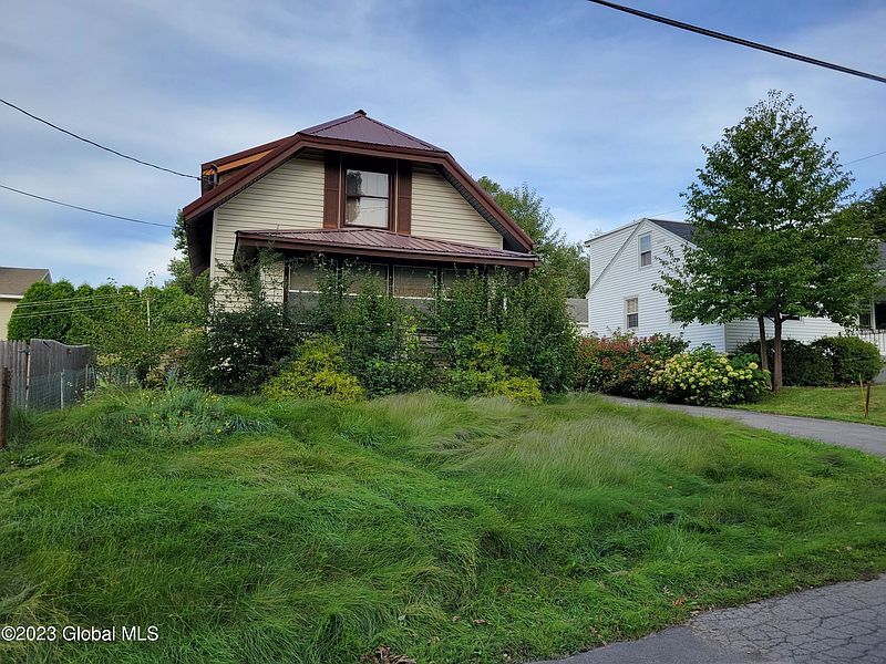 2nd image of 87 Greenwood Avenue