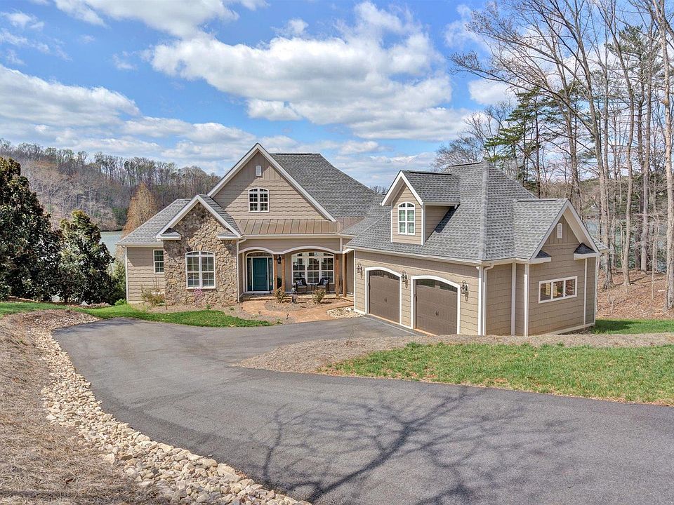 1st image of 381 Stillwater Dr
