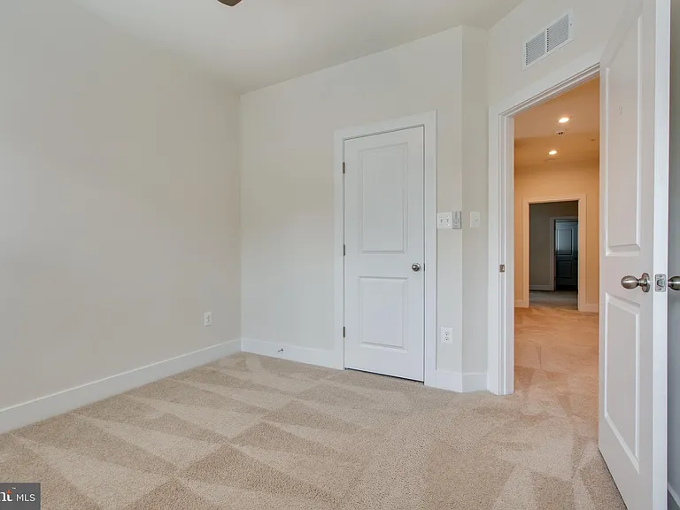 2546 Buckthorn Dr — Photo 37