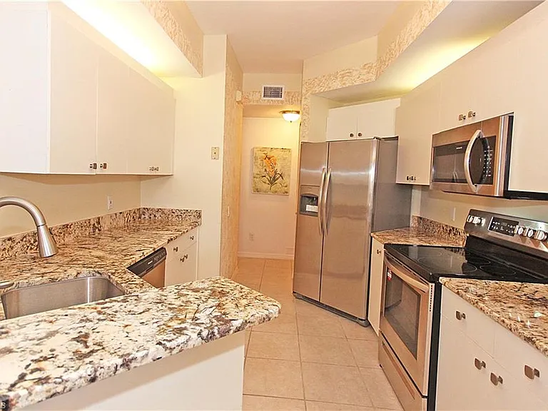500 Lambiance Cir #5-104 — Photo 4