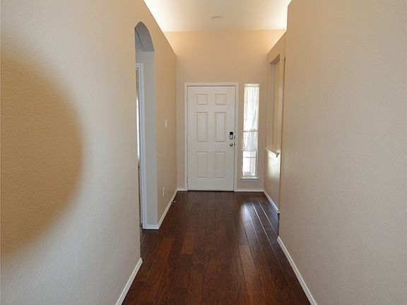 4th image of 1546 Cliff Creek Dr