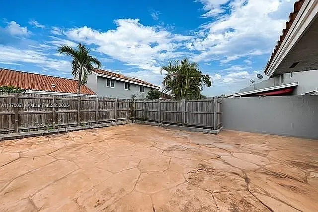 8381 SW 148th Ave — Photo 6