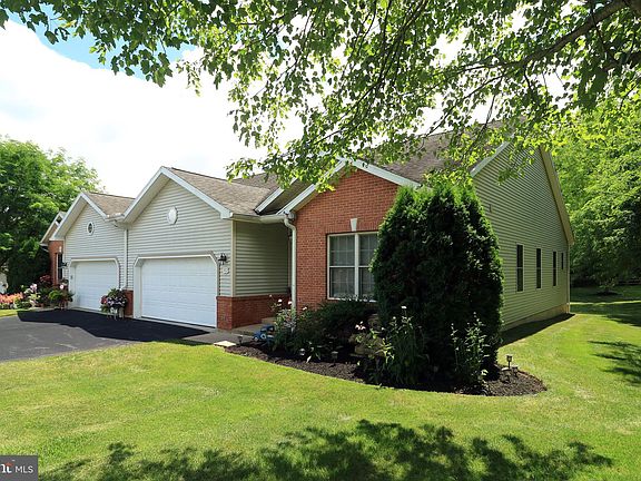 2nd image of 102 Rosewood Cv