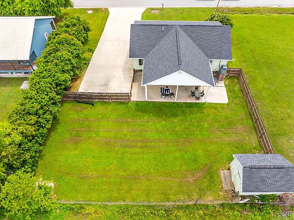 3rd image of 345 Le Village Dr