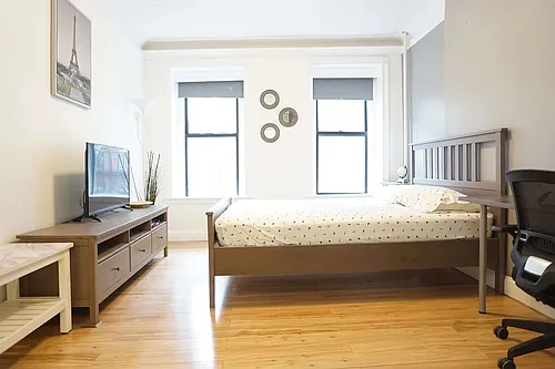 307 E 93rd St #2FE Photo 1