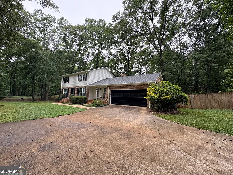 196 Avalon Dr — Photo 6