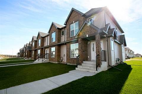 4th image of 8819 96th Ave