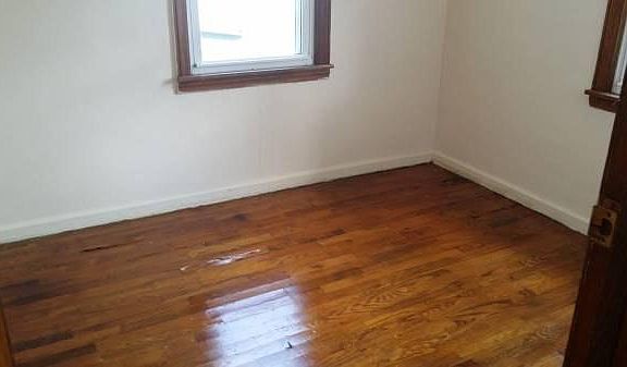 4th image of 1521 S Biltmore Ave